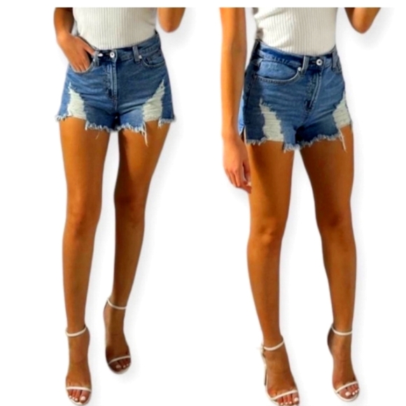 Kendall+Kylie The Icon Short, Size 24 - Picture 1 of 9